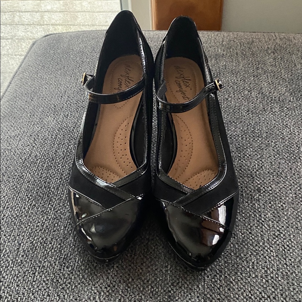 Dexflex Comfort Black Patent Cross-Strap Mary Jane 3” Heels size 9